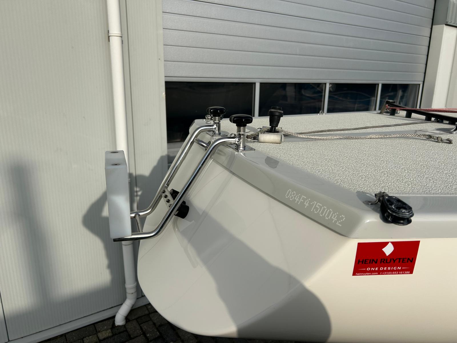 ffa379db-90bf-4731-bd06-2afd405ef79f